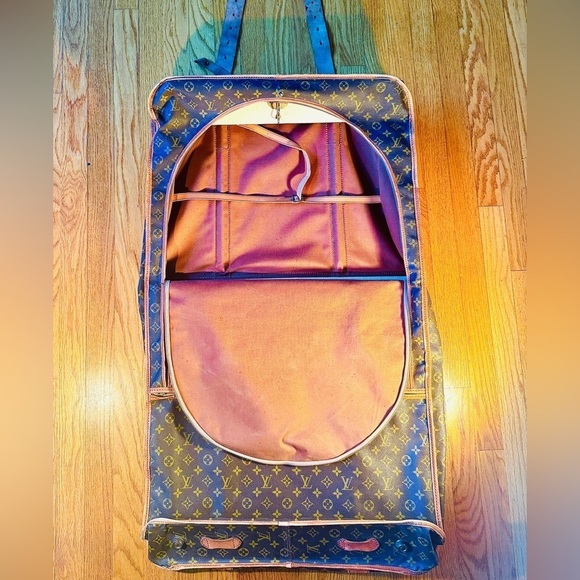 LOUIS VUITTON 1960s Vintage Suitcase Bag  | Great for Dresses & Suits π€©πβ - Picture 8 of 15